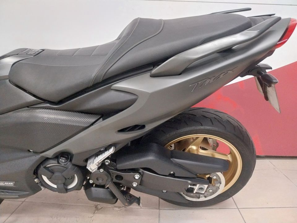 YAMAHA TMAX 560 TECHMAX 4