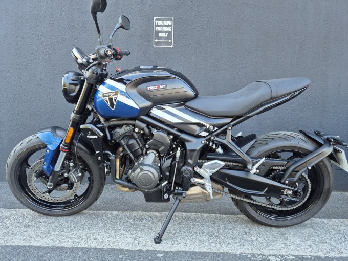TRIUMPH TRIDENT 660 4