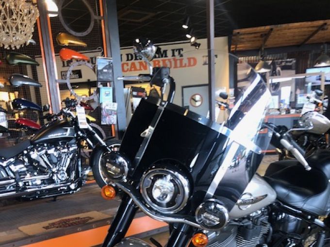 HARLEY-DAVIDSON SOFTAIL HERITAGE 1745 CLASSIC 4