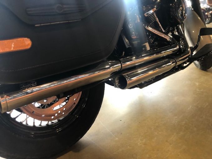 HARLEY-DAVIDSON SOFTAIL HERITAGE 1745 CLASSIC 4