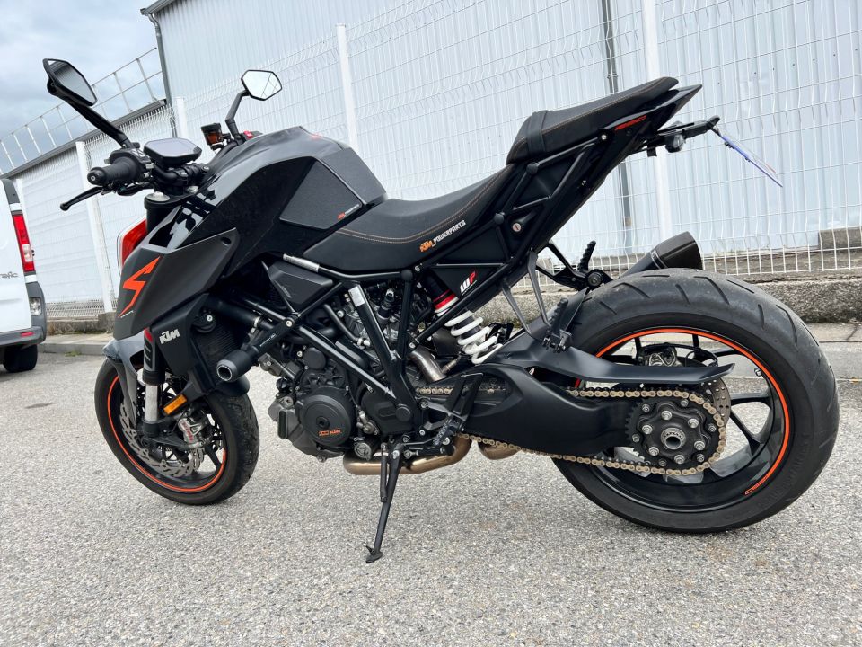 KTM 1290 SUPER DUKE R 4
