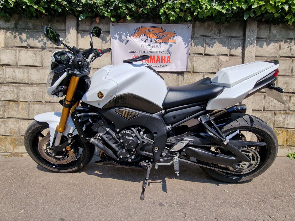YAMAHA FZ8 4