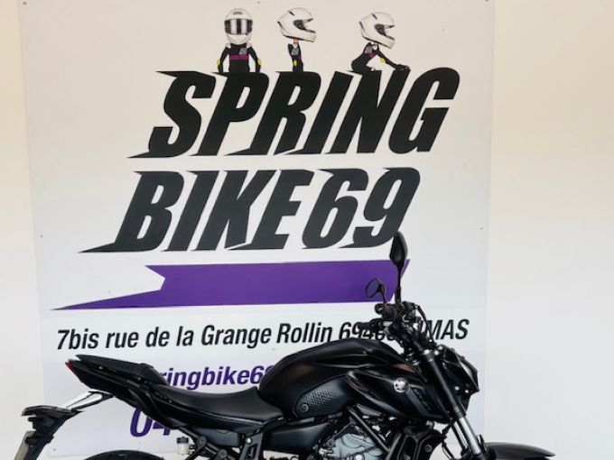 YAMAHA MT-07 (47.5CV) 4
