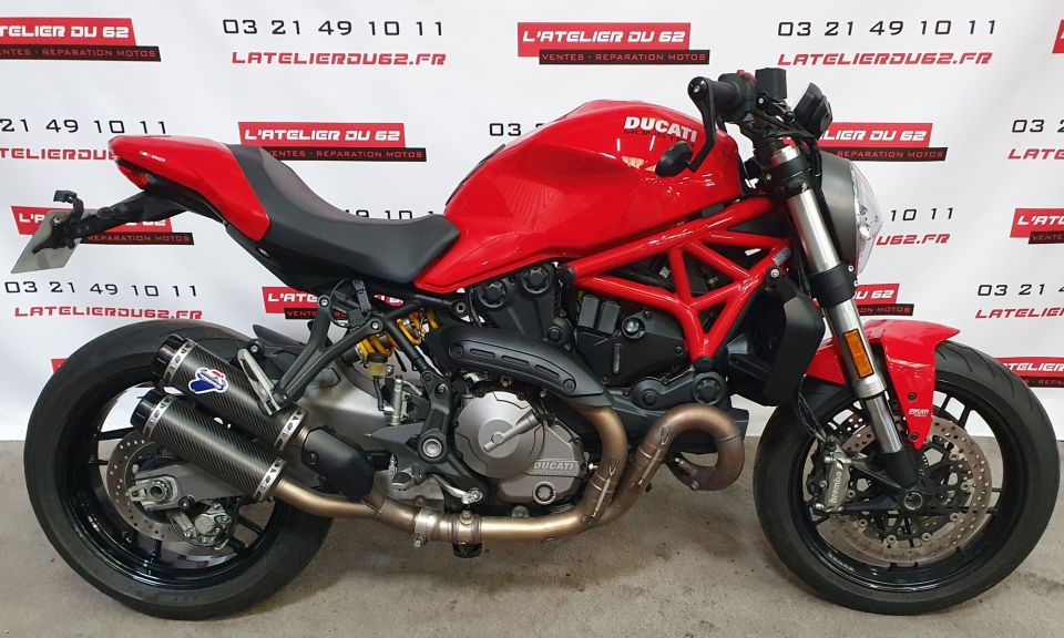 DUCATI MONSTER 821 4
