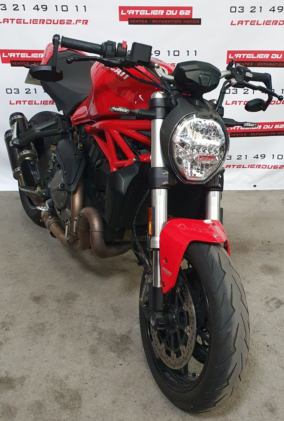 DUCATI MONSTER 821 4