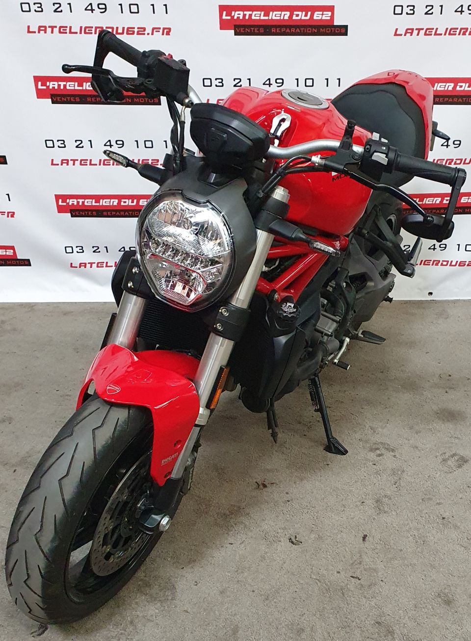 DUCATI MONSTER 821 4