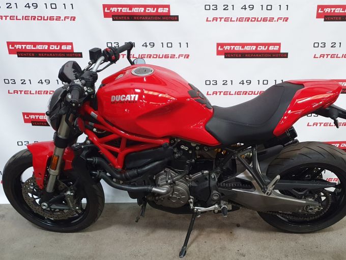DUCATI MONSTER 821 4