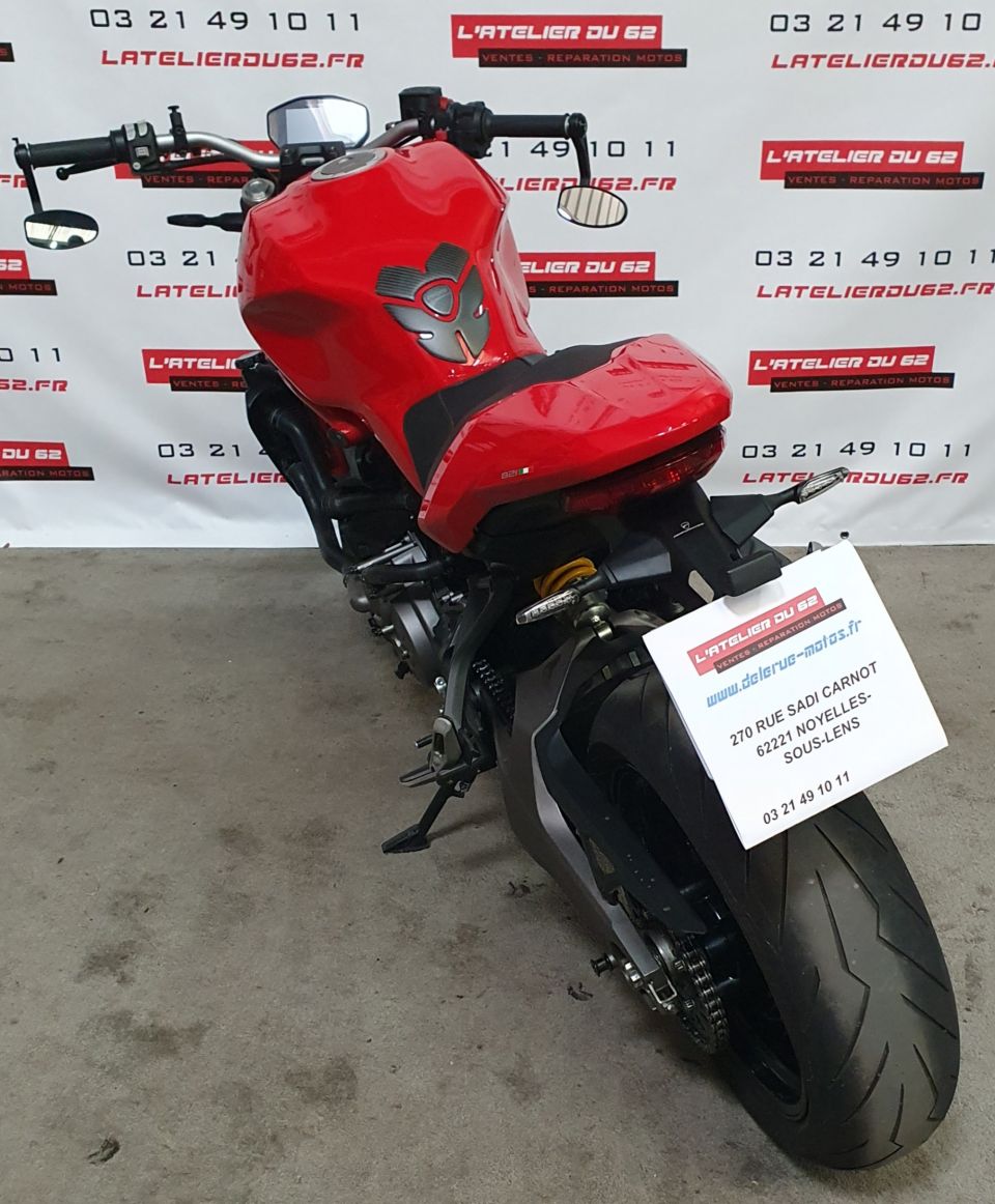 DUCATI MONSTER 821 4