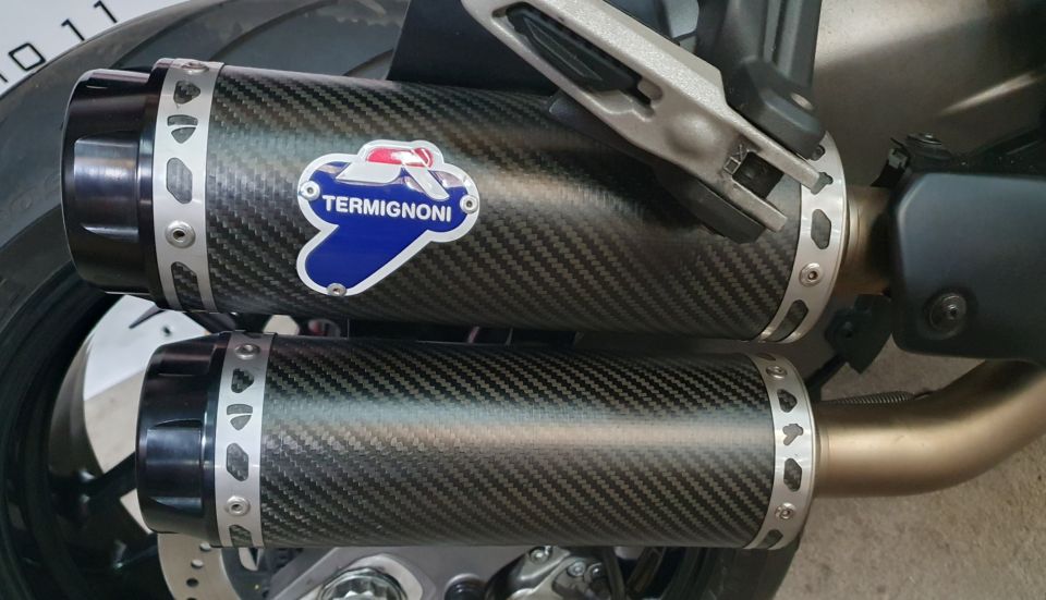 DUCATI MONSTER 821 4