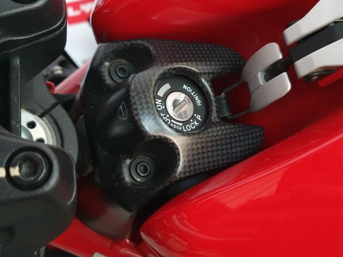 DUCATI MONSTER 821 4