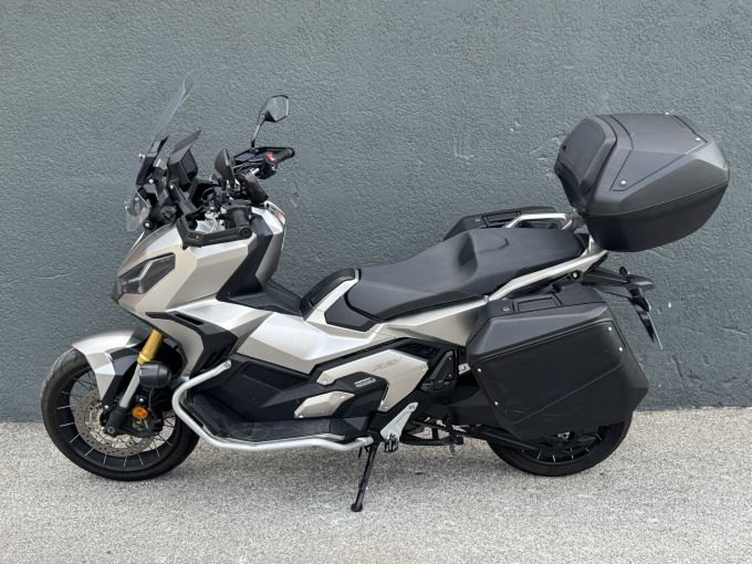 HONDA X-ADV 4