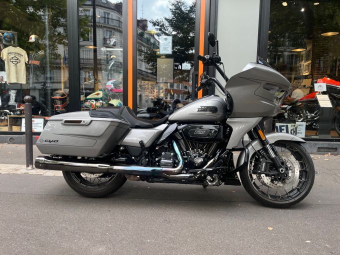HARLEY-DAVIDSON TOURING ROAD GLIDE 1977 CVO 4