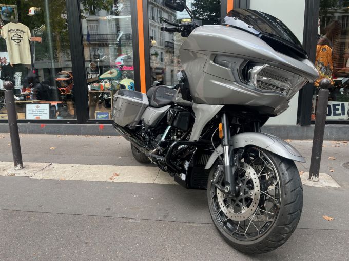 HARLEY-DAVIDSON TOURING ROAD GLIDE 1977 CVO 4