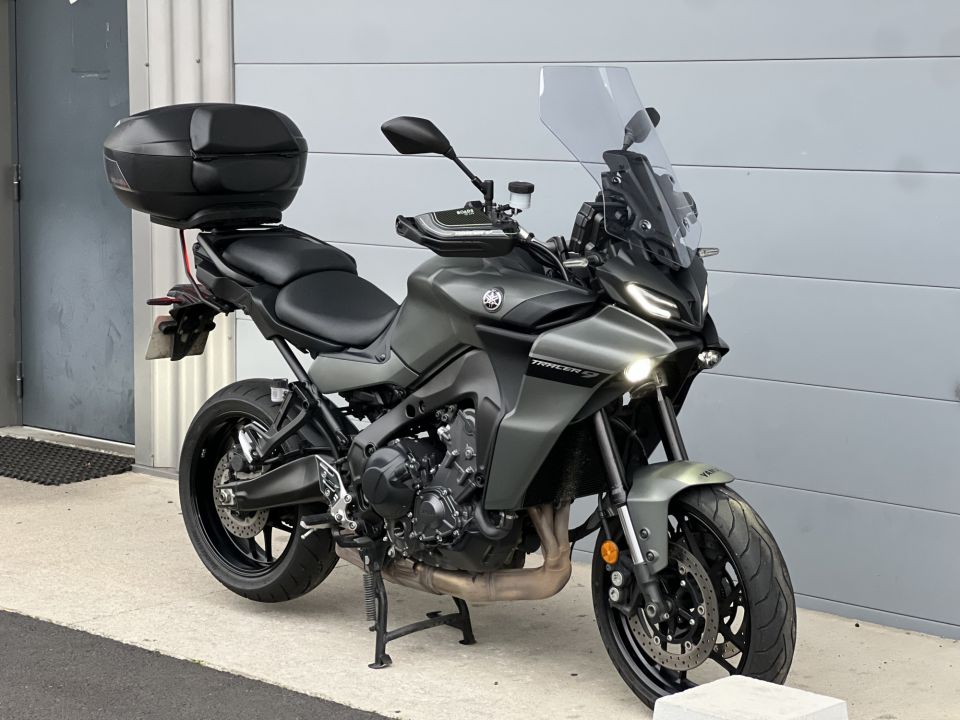YAMAHA TRACER 9 4