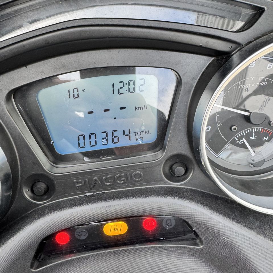 PIAGGIO MP3 300 HPE SPORT ABS ASR 4