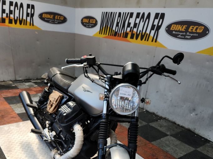 MOTO GUZZI V7 4