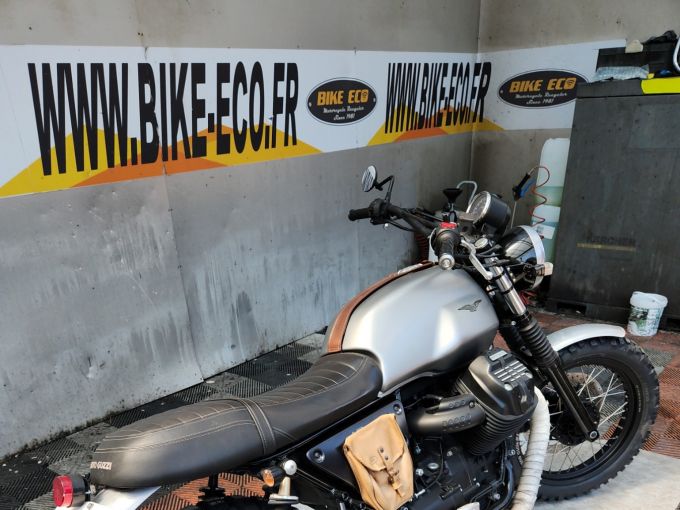 MOTO GUZZI V7 4