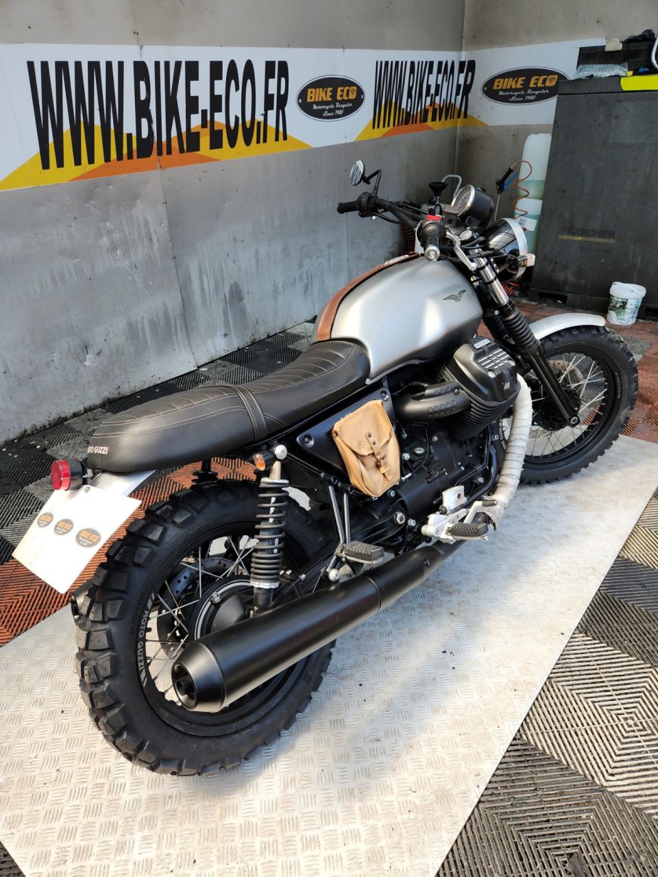 MOTO GUZZI V7 4