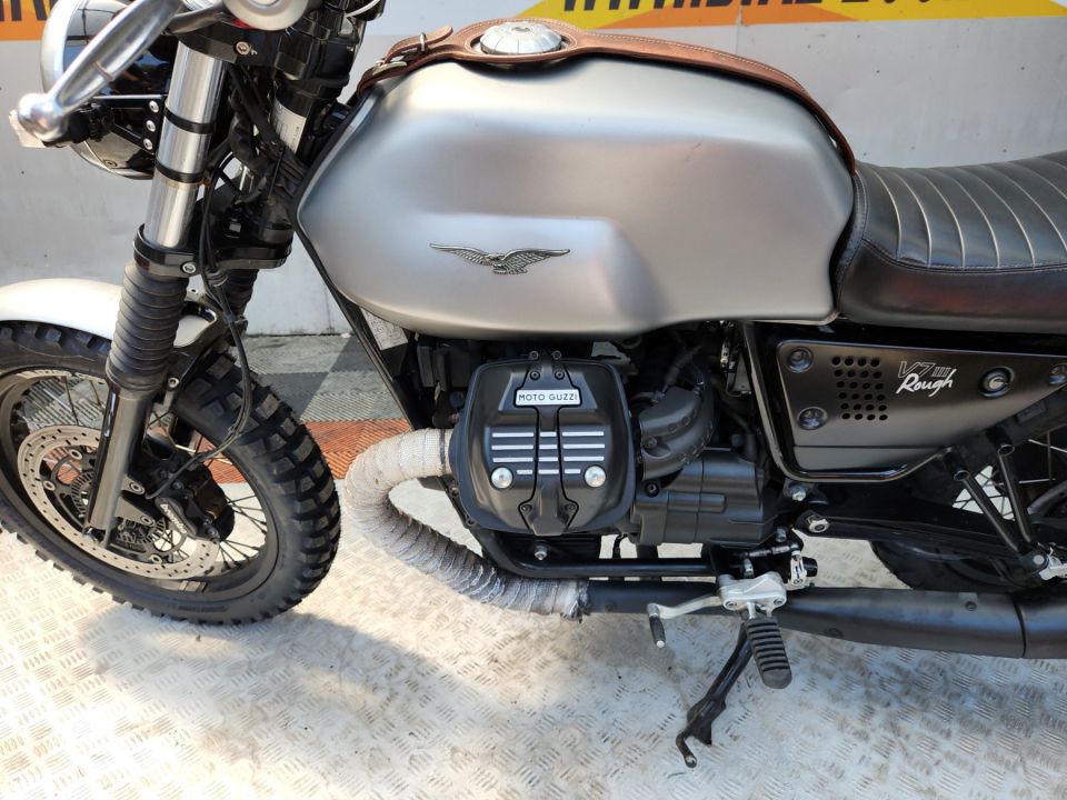 MOTO GUZZI V7 4