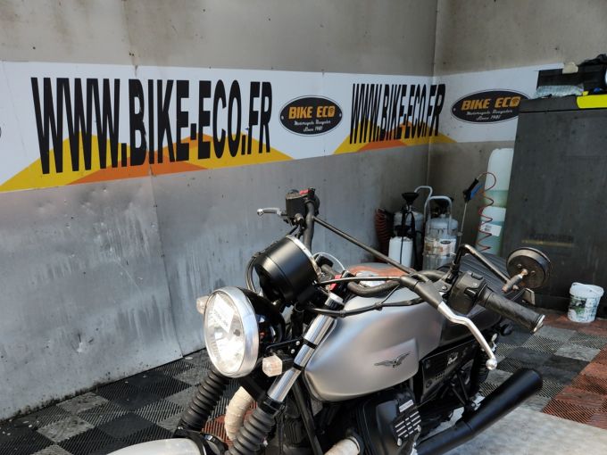 MOTO GUZZI V7 4