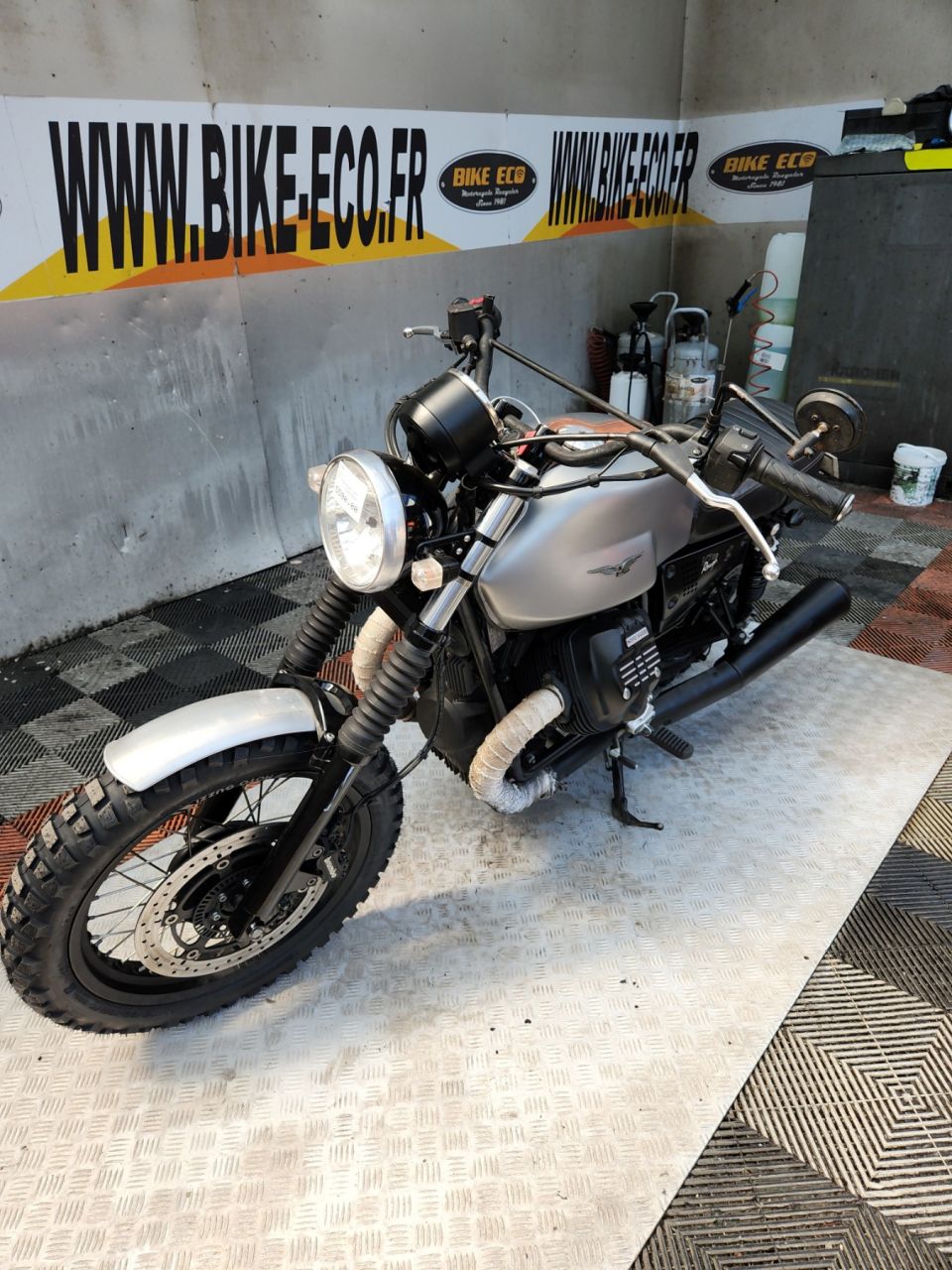 MOTO GUZZI V7 4