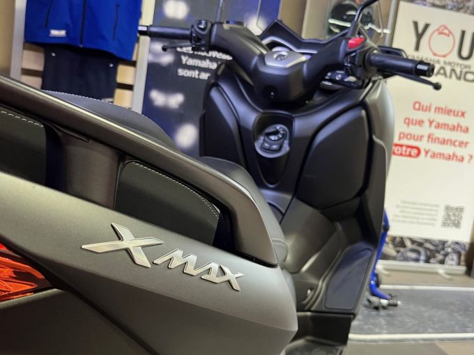 YAMAHA X-MAX 125 4