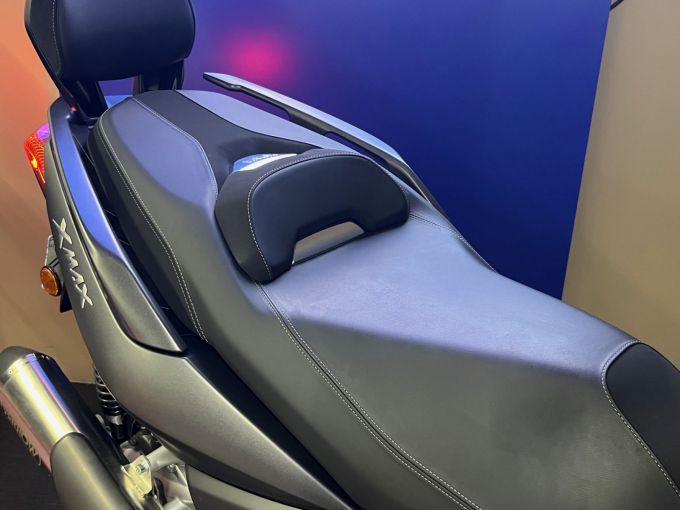 YAMAHA X-MAX 125 4