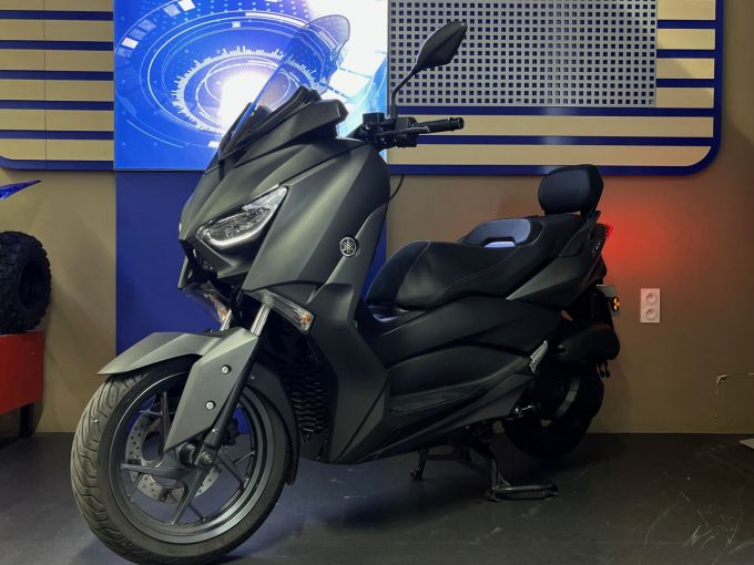 YAMAHA X-MAX 125 4