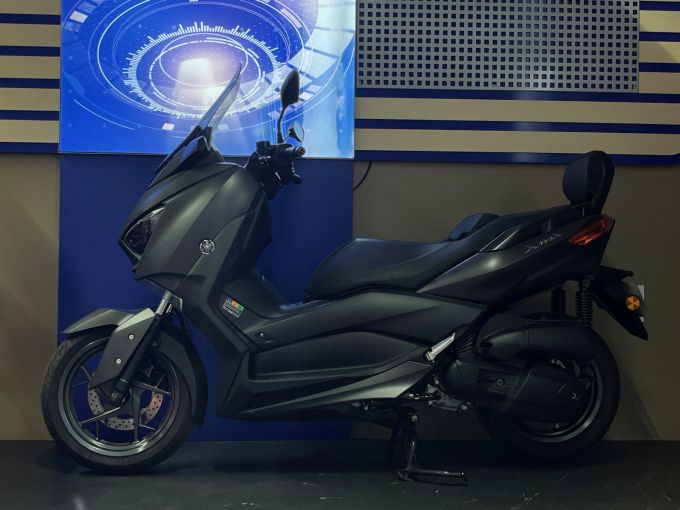 YAMAHA X-MAX 125 4