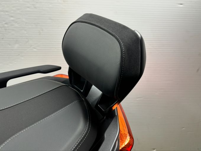 YAMAHA X-MAX 125 4