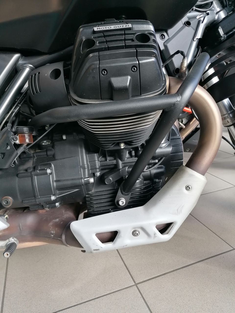 MOTO GUZZI V85 TT 850 4