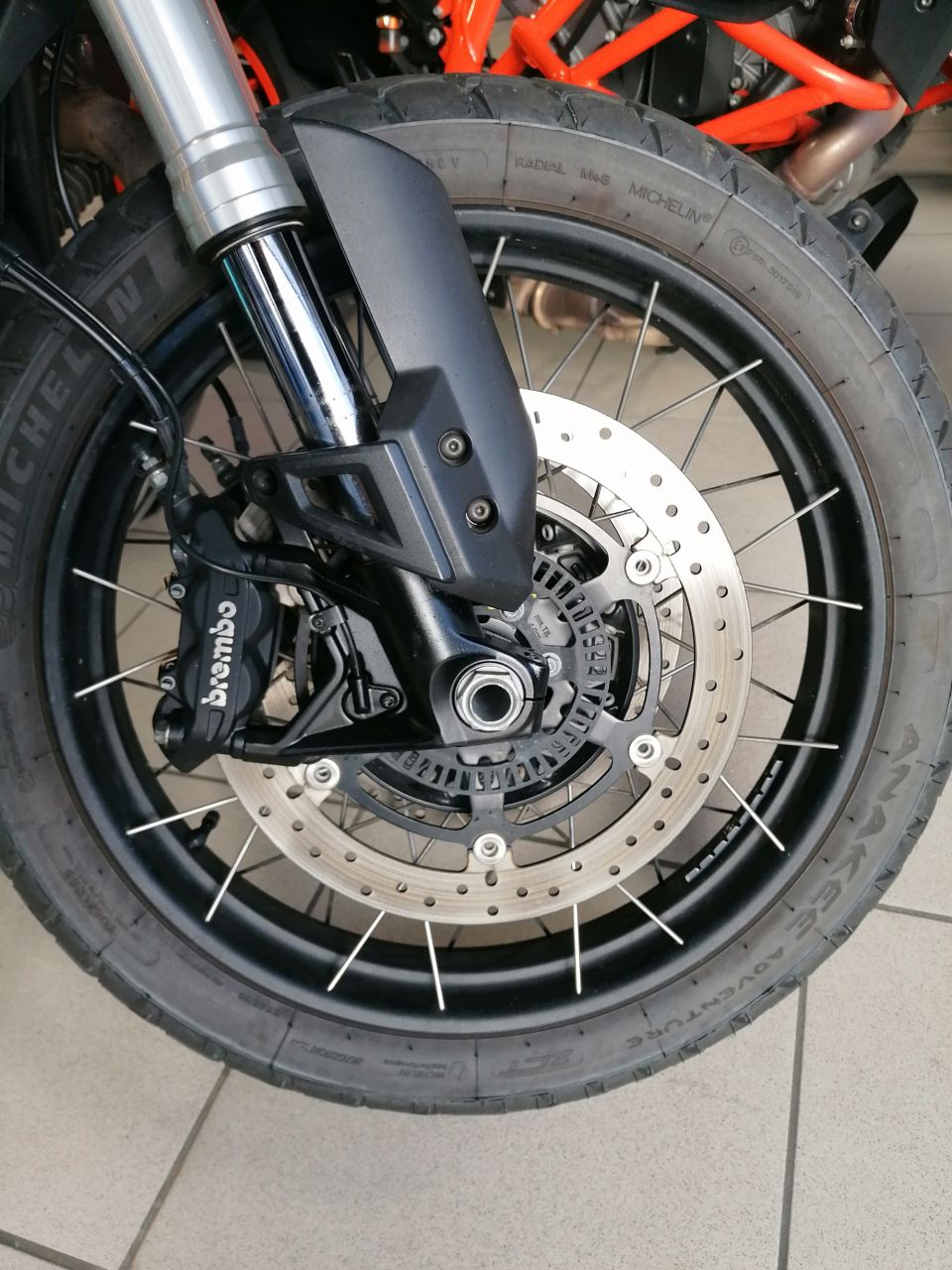 MOTO GUZZI V85 TT 850 4