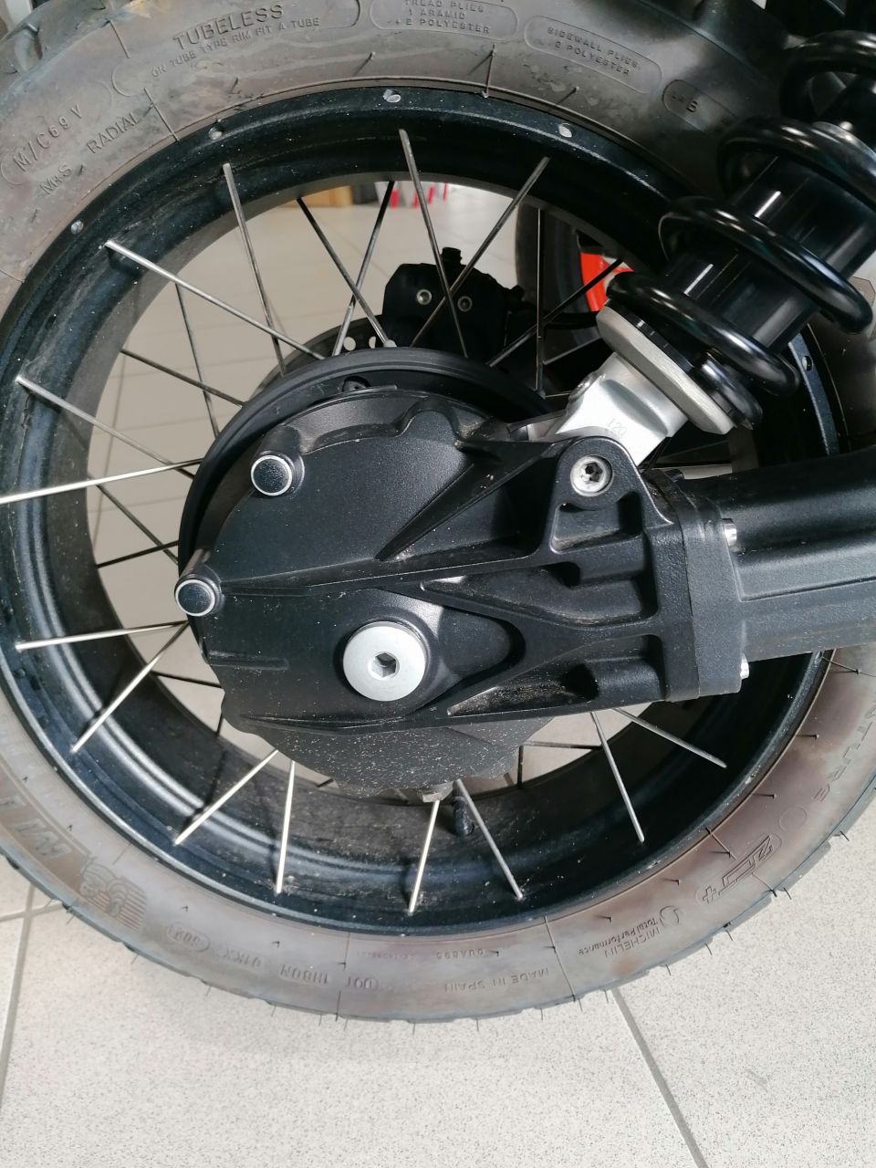 MOTO GUZZI V85 TT 850 4