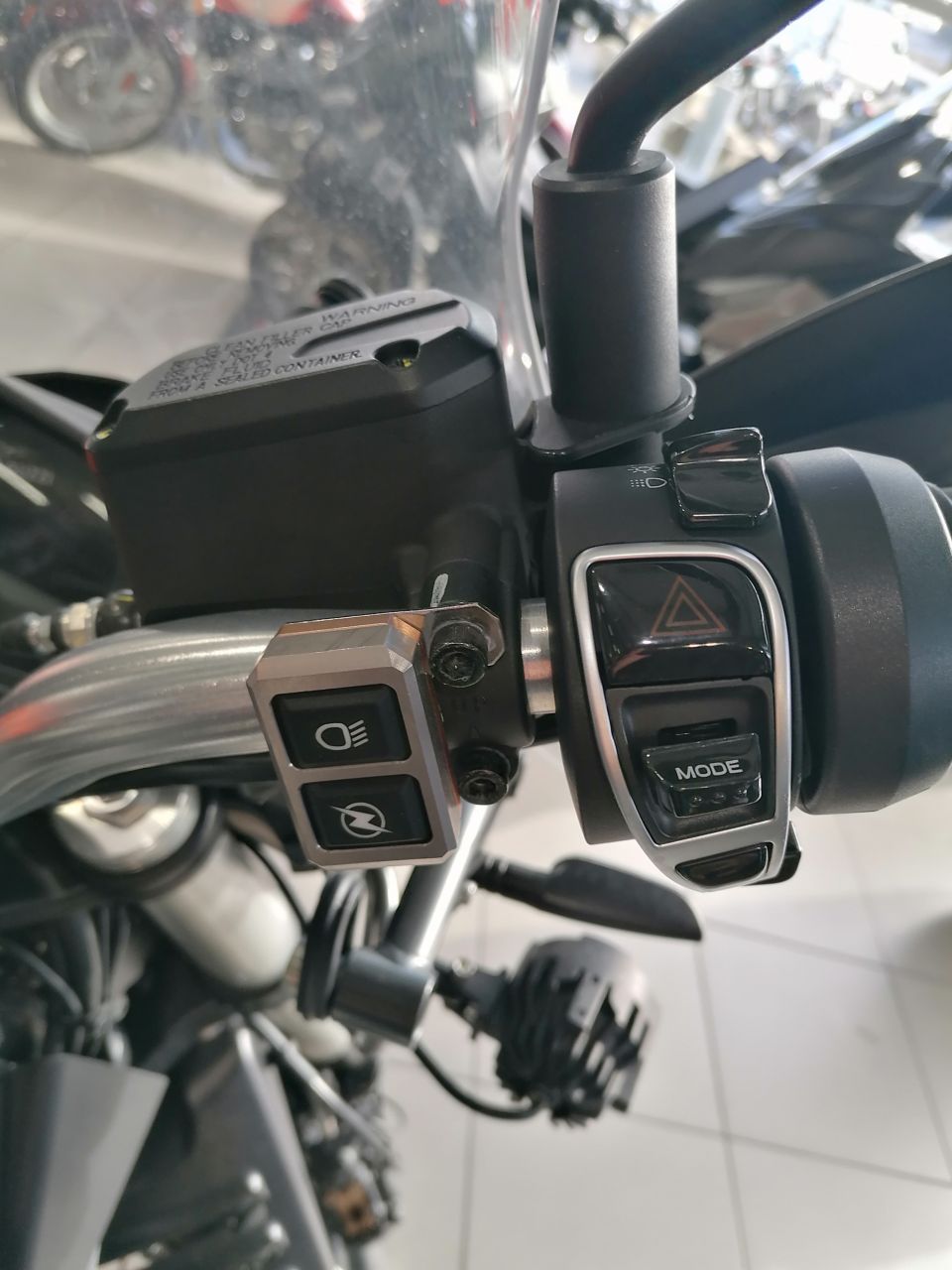 MOTO GUZZI V85 TT 850 4