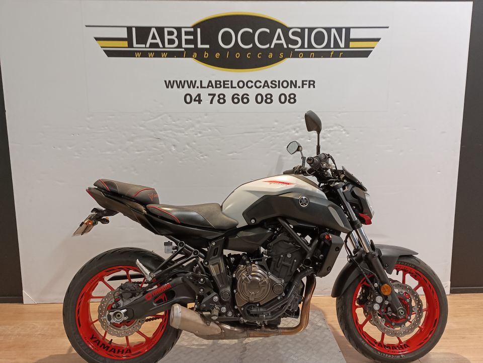 YAMAHA MT 07 4