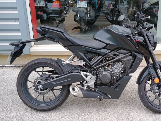 HONDA CB125R 4