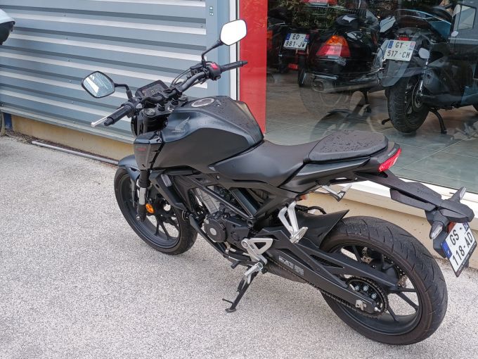 HONDA CB125R 4
