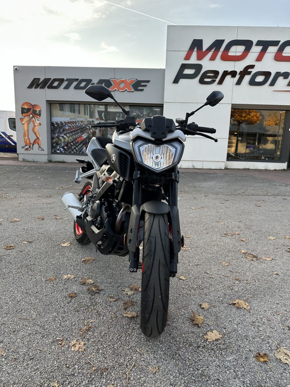 YAMAHA MT-125 4