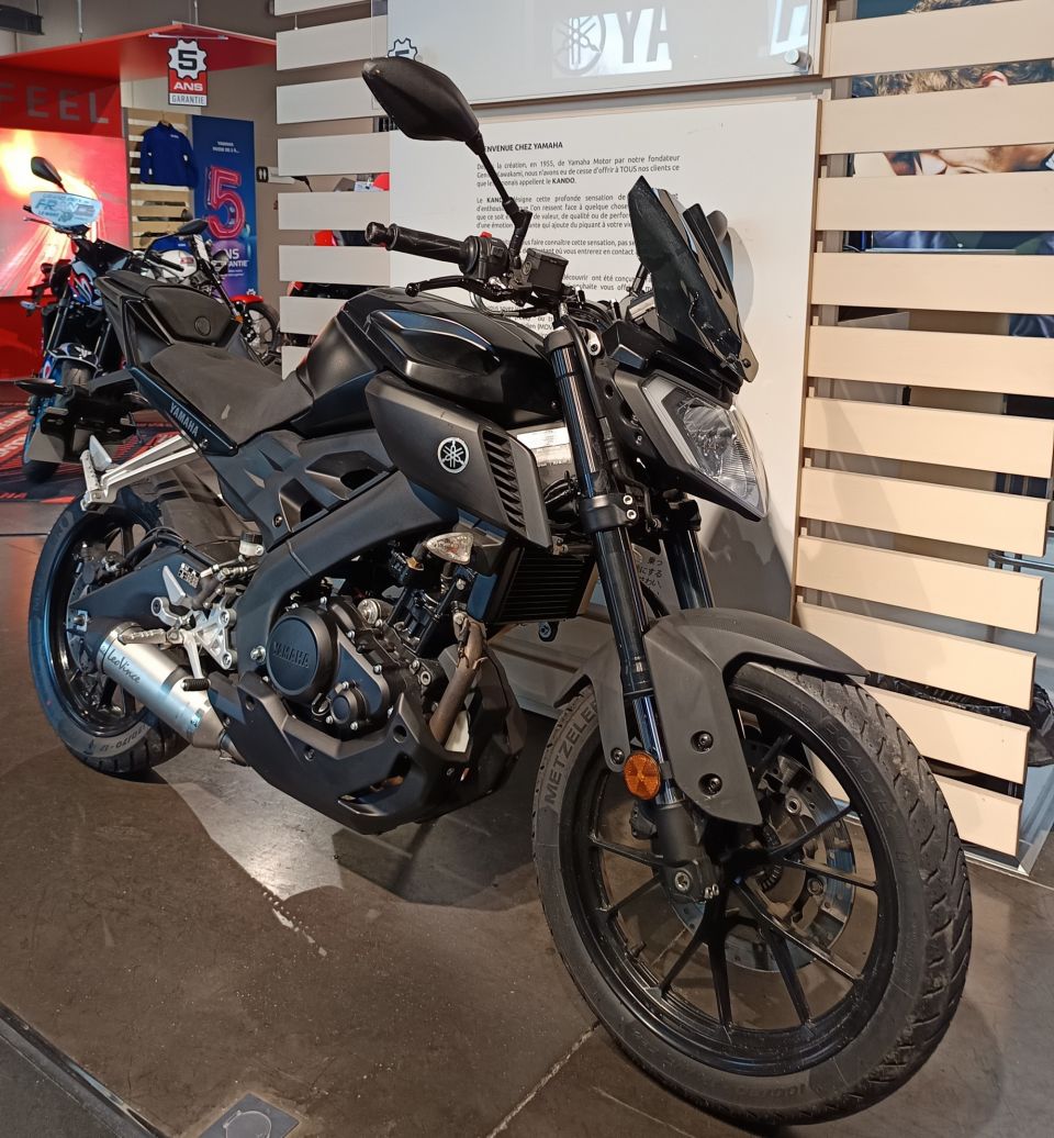 YAMAHA MT-125 ABS 4