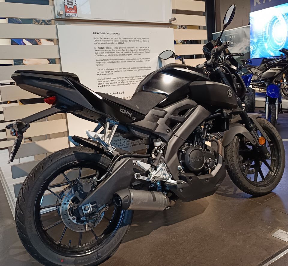 YAMAHA MT-125 ABS 4
