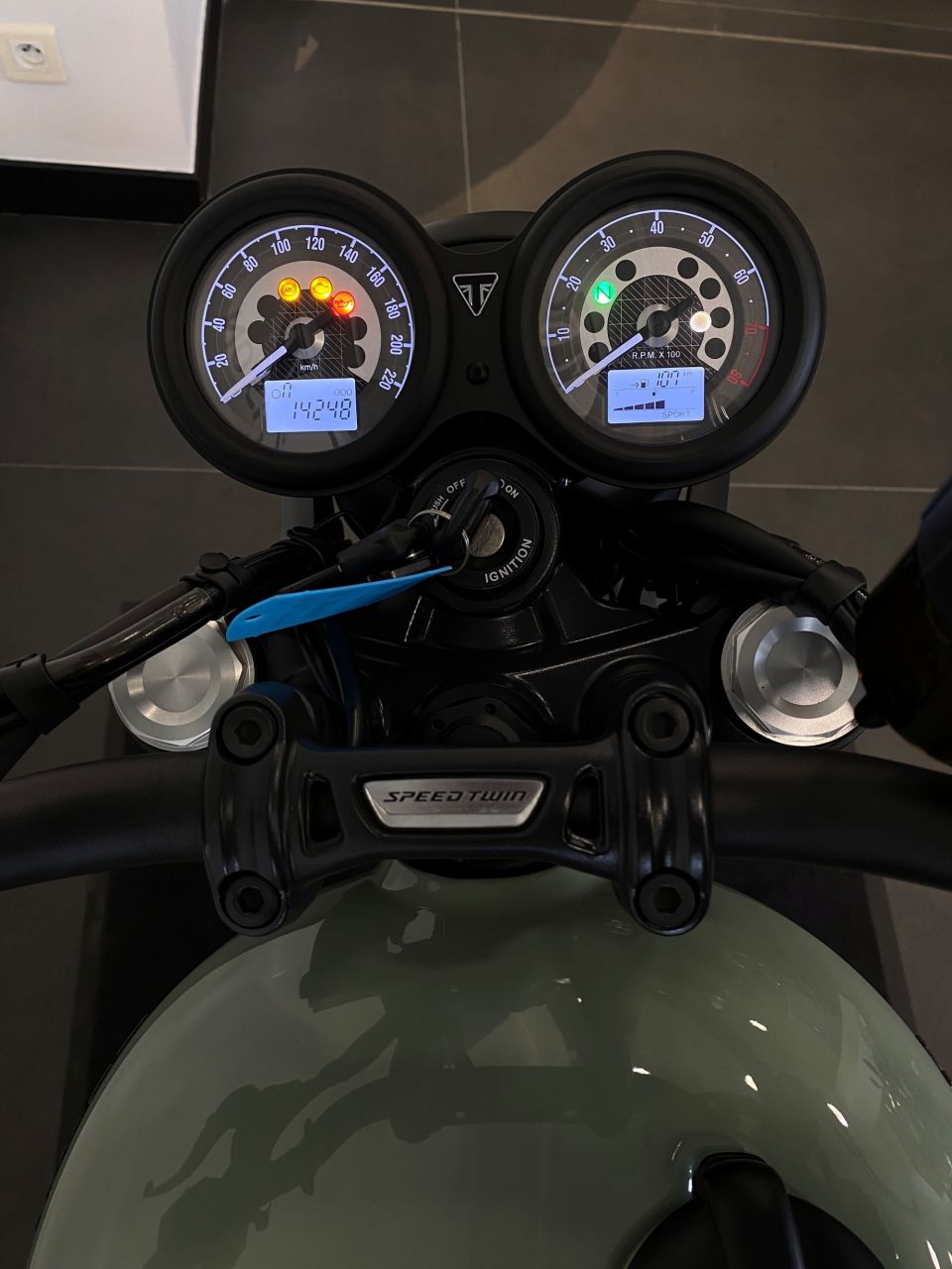 TRIUMPH SPEED TWIN 1200 4