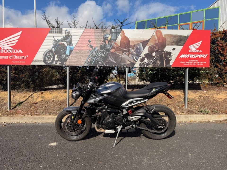 TRIUMPH STREET TRIPLE 765 R 4