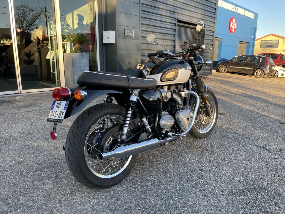 TRIUMPH BONNEVILLE T120 4
