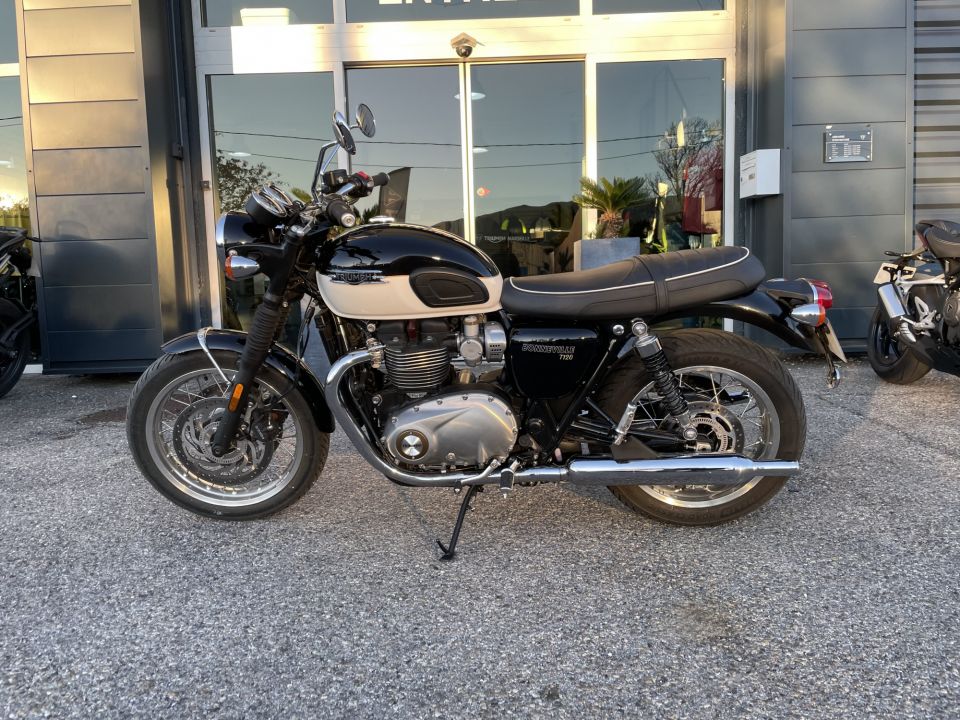 TRIUMPH BONNEVILLE T120 4