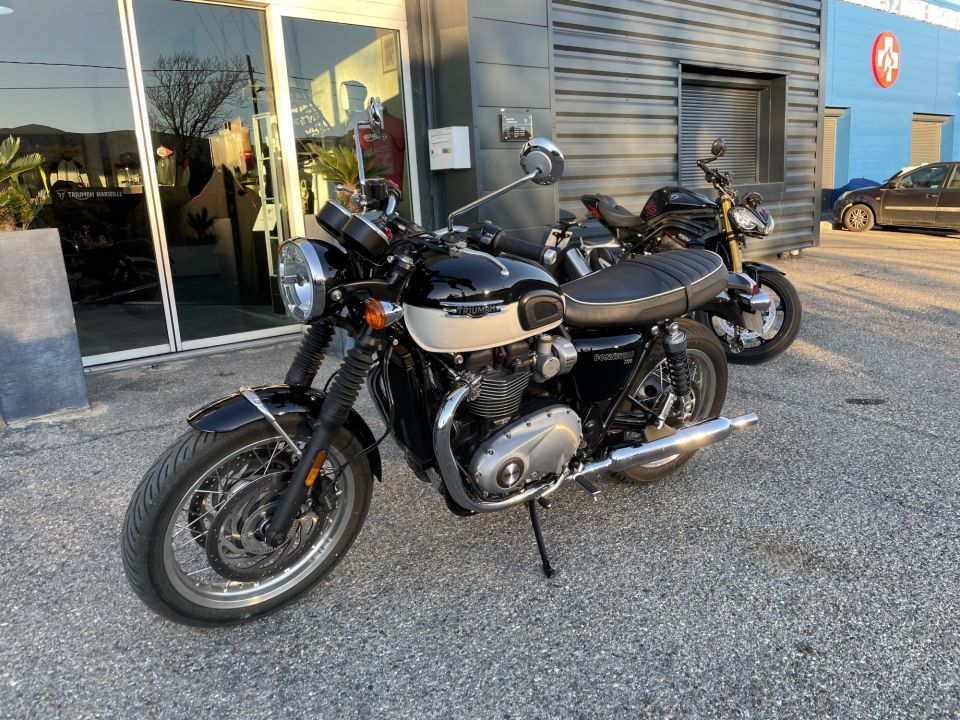 TRIUMPH BONNEVILLE T120 4