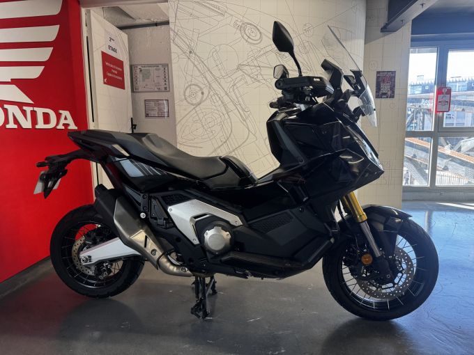 HONDA X-ADV 4