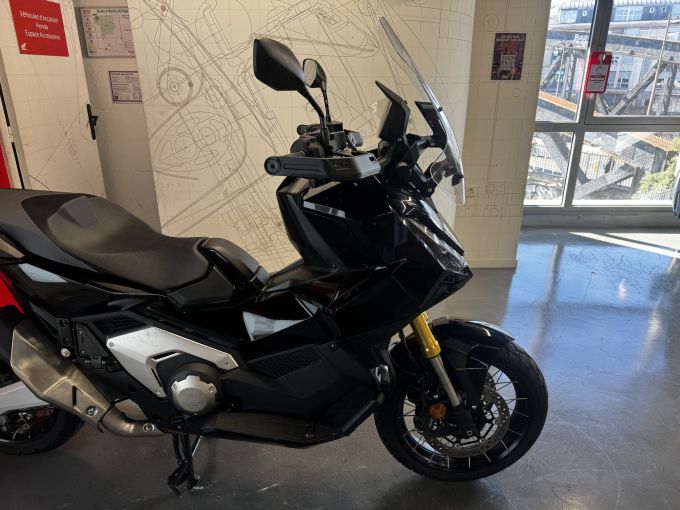 HONDA X-ADV 4
