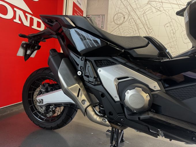 HONDA X-ADV 4