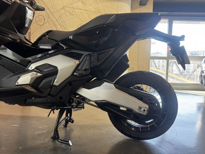 HONDA X-ADV 4