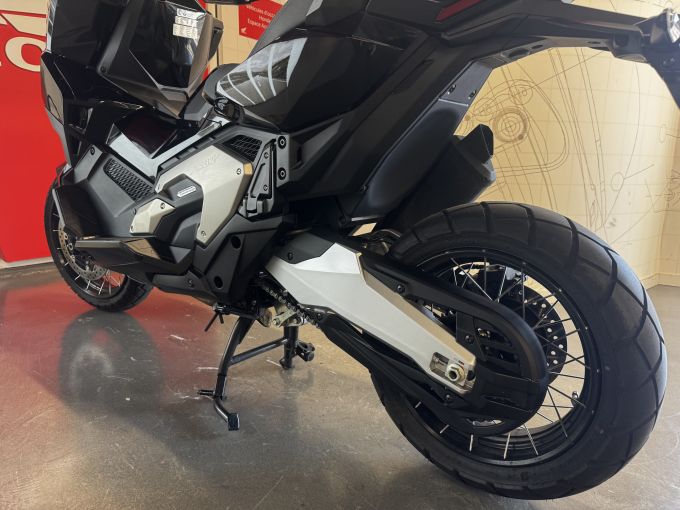 HONDA X-ADV 4